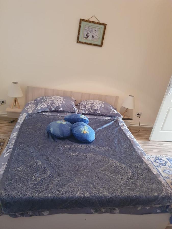 Relax Haus Hotel Hunedoara Luaran gambar